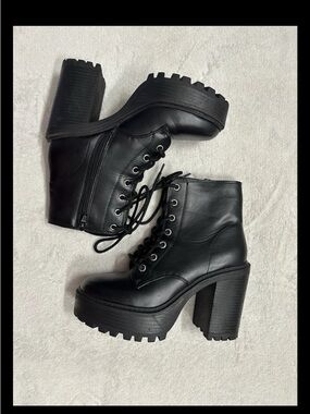 Forever 21 Women Black Boots Shoes Platform Size 7
